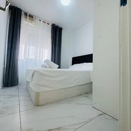 Casco Antiguo Luxury Reformado A Estrenar Playa Parking Wifi Aire Zona Centrica Ciudad