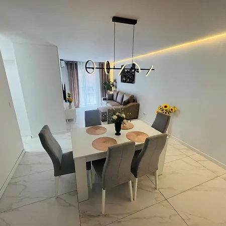 아파트 Casco Antiguo Luxury Reformado A Estrenar Playa Parking Wifi Aire Zona Centrica Ciudad 칼페