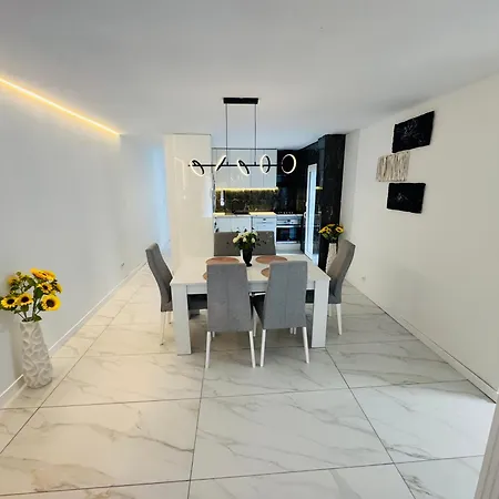 Casco Antiguo Luxury Reformado A Estrenar Playa Parking Wifi Aire Zona Centrica Ciudad *