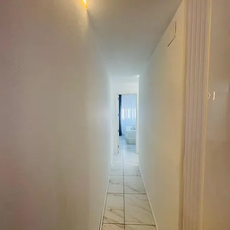 아파트 Casco Antiguo Luxury Reformado A Estrenar Playa Parking Wifi Aire Zona Centrica Ciudad *